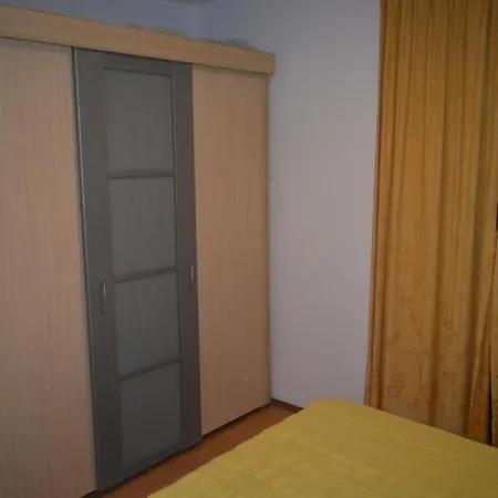 In With Balcony, Air Conditioning, Wi-fi